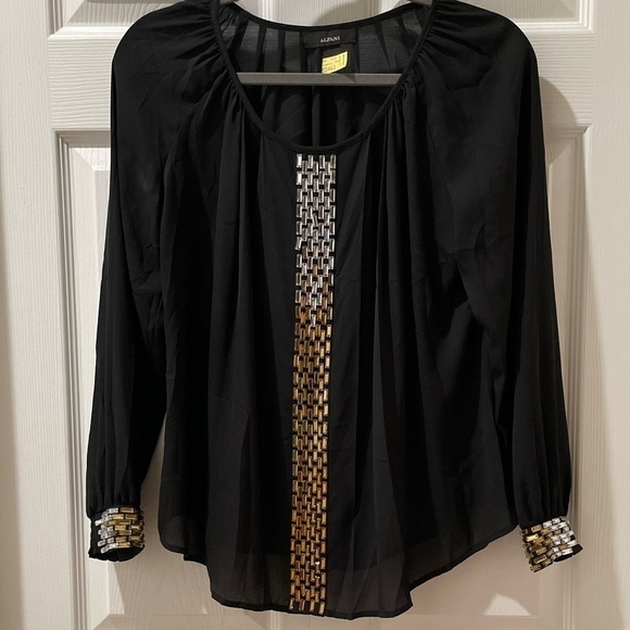 💰 3 for $25 💰ALFANI Top with gem detail long sleeve SZ 4 - Picture 2 of 7